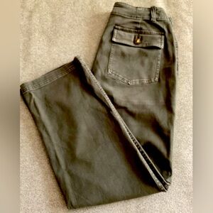Faherty Women's Dark Gray Straight Leg Jeans in Olive. Great condition. Size 30.